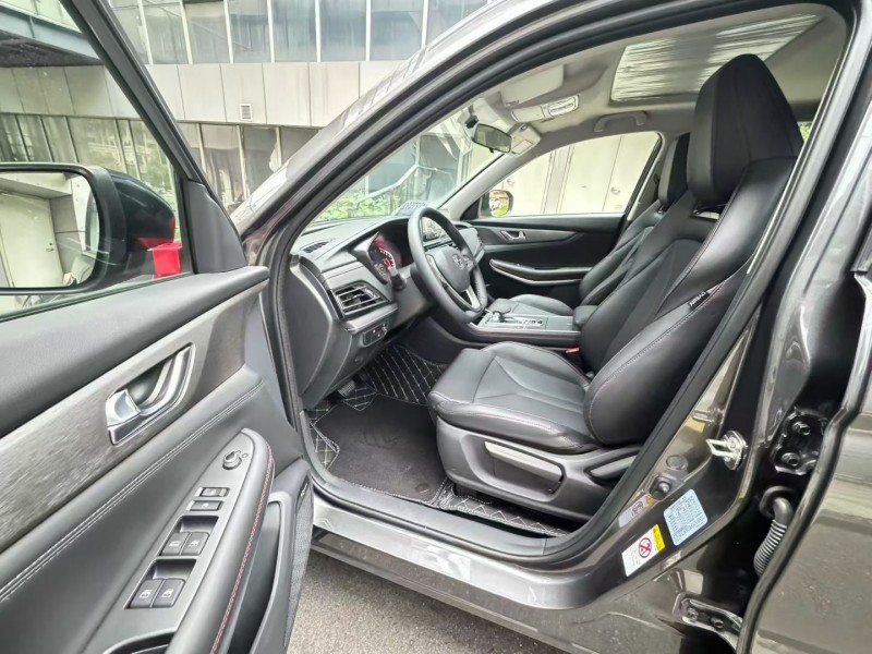 邵阳25年长安汽车CS756