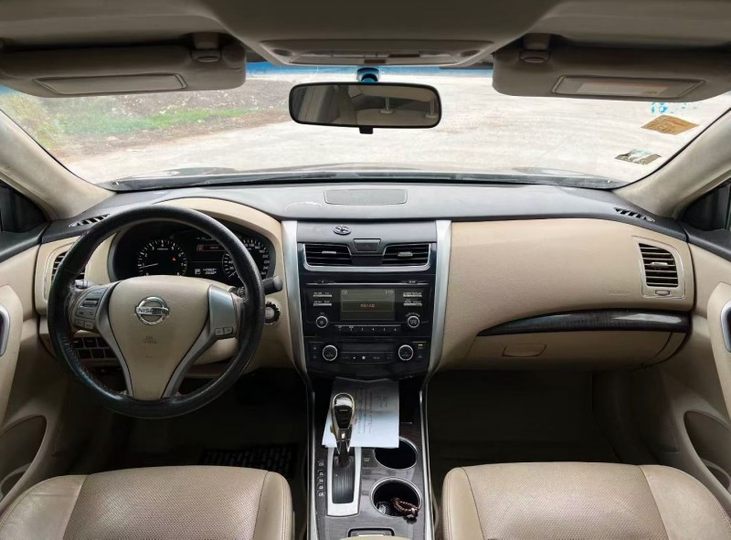 徐州15年日产天籁4