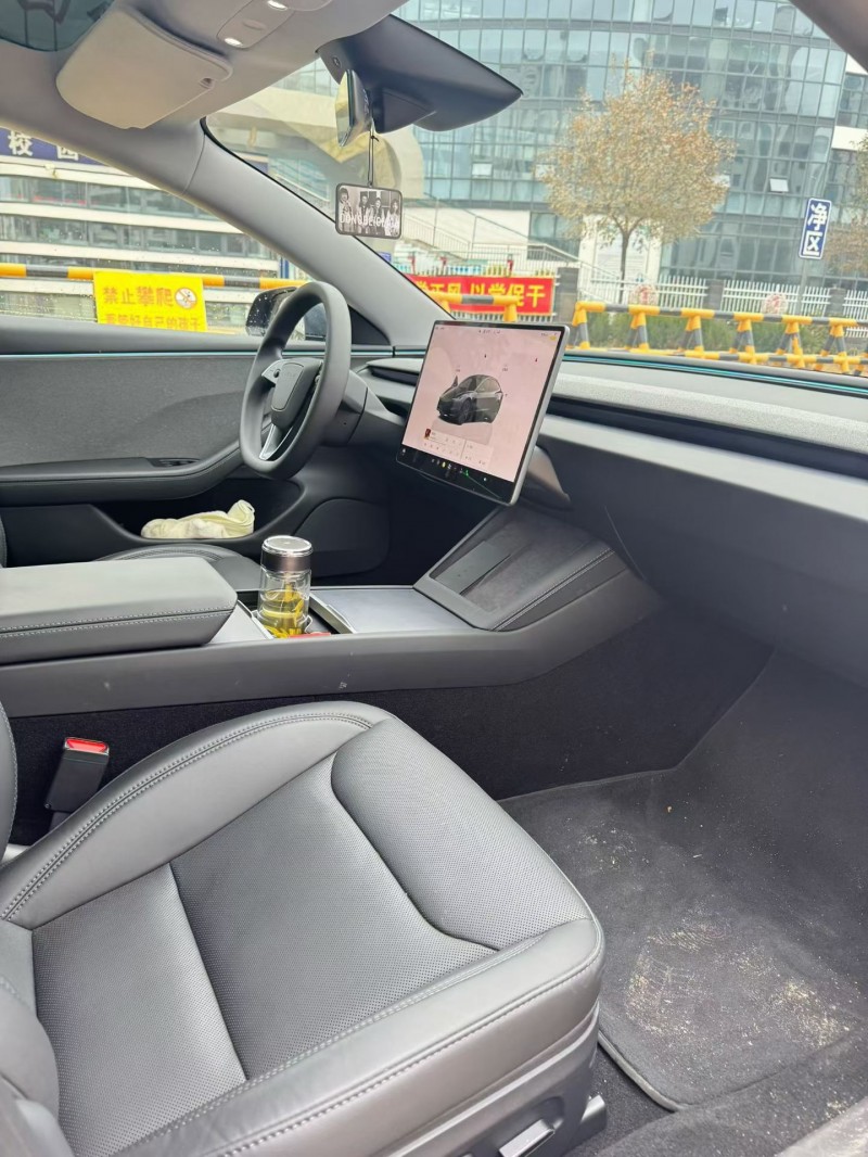 唐山25年特斯拉MODEL 34