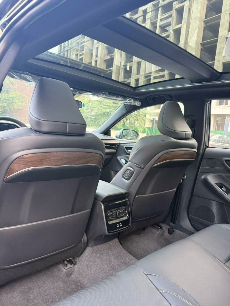 平顶山25年丰田亚洲龙5