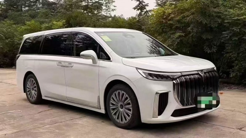 江门22年岚图汽车梦想家3