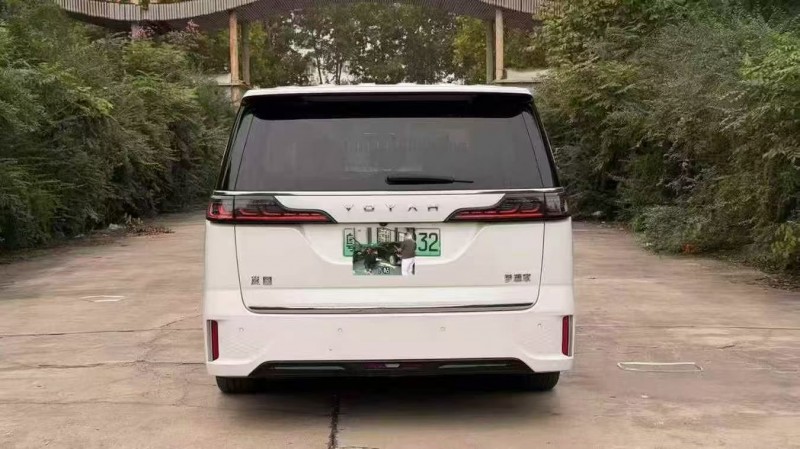 江门22年岚图汽车梦想家9