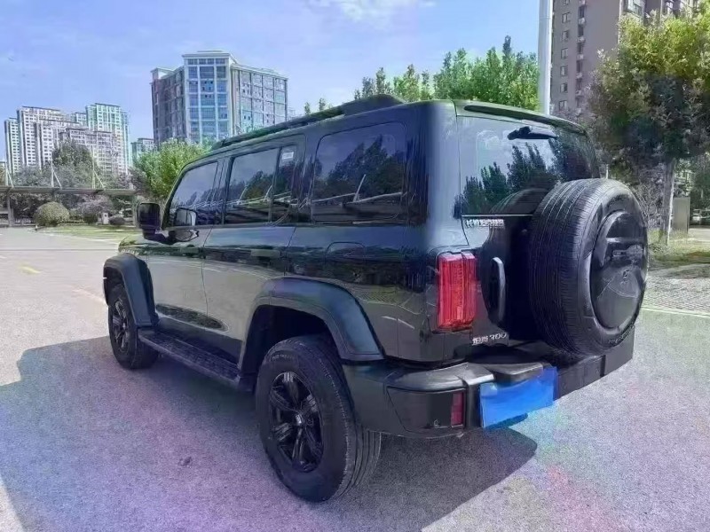 南通25年长城汽车坦克8