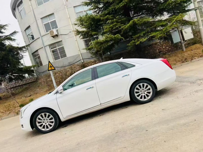 青岛13年凯迪拉克XTS3