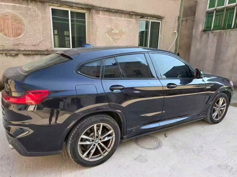 常州21年宝马X47