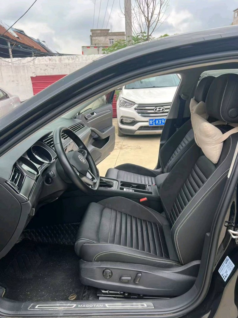 信阳22年大众迈腾4