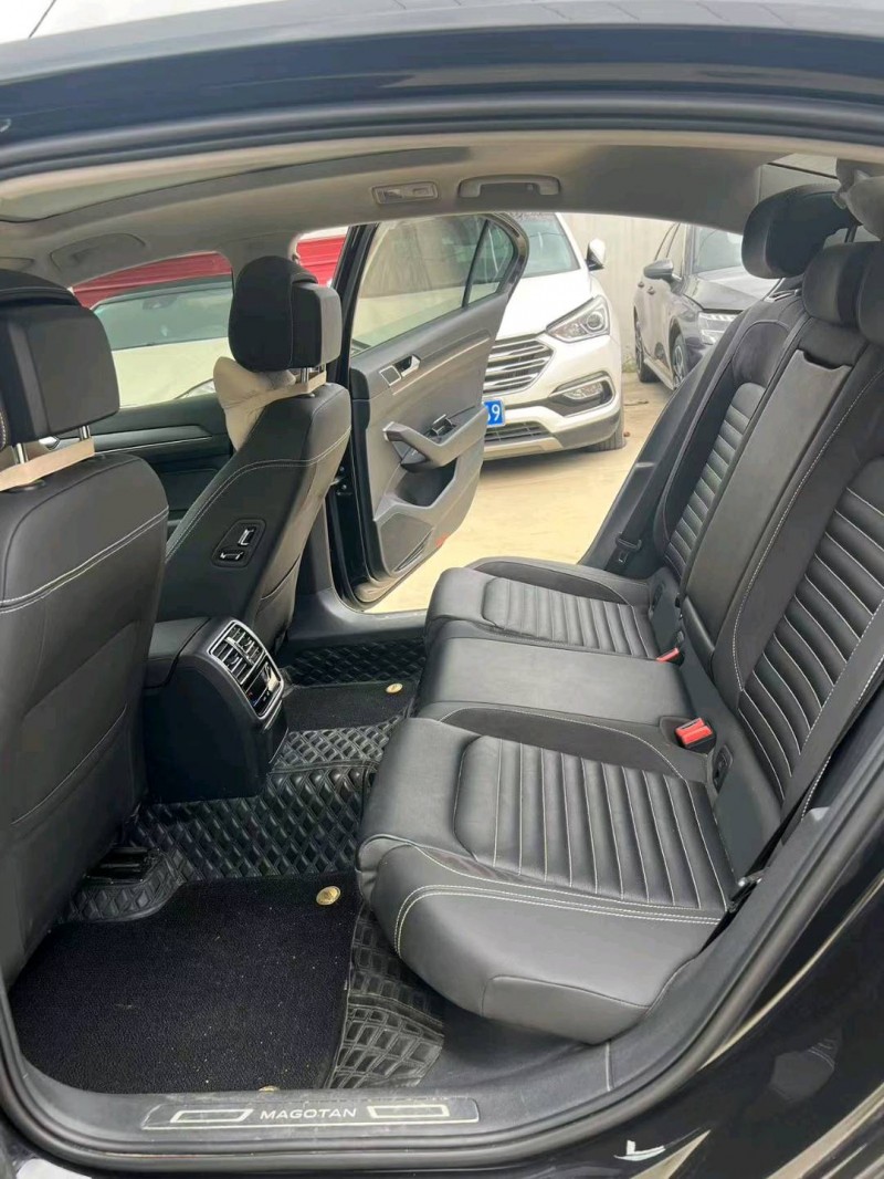 信阳22年大众迈腾6