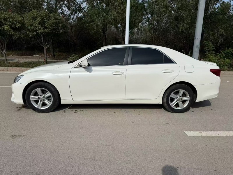 泰安14年丰田锐志4