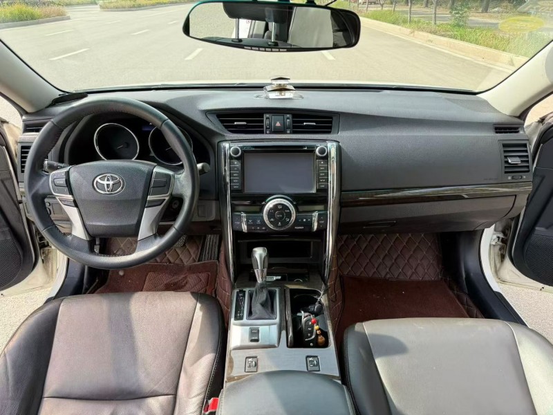 泰安14年丰田锐志6