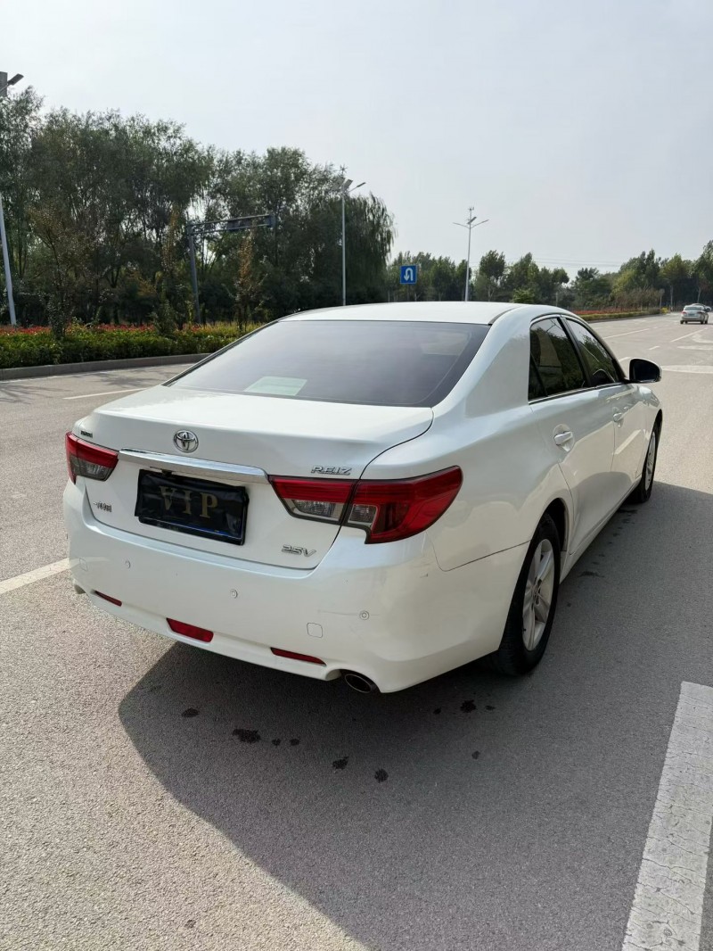 泰安14年丰田锐志9
