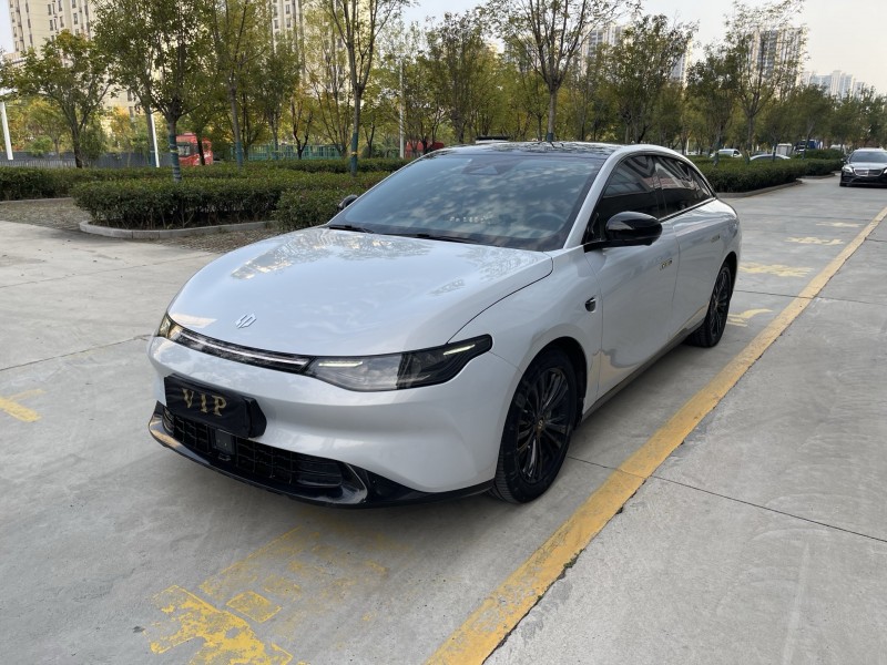 济宁23年零跑汽车C012