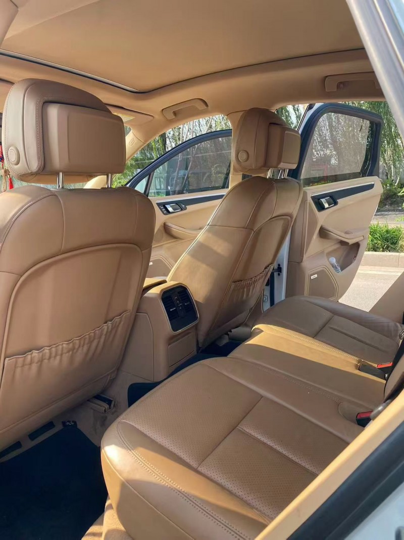 东营15年保时捷Macan5