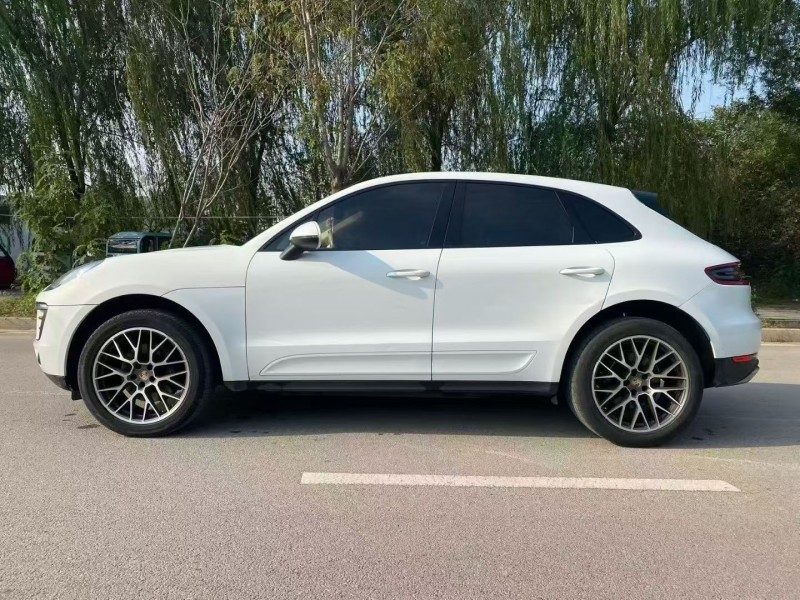 东营15年保时捷Macan8