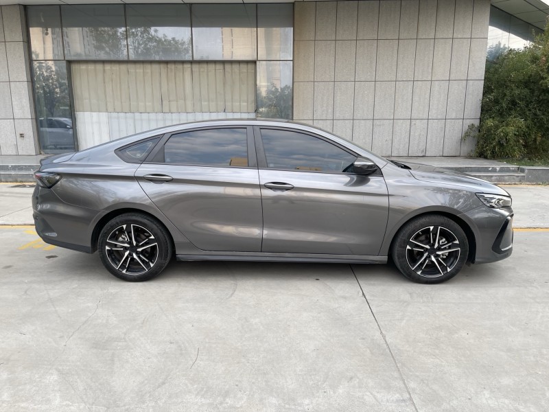 济宁24年吉利缤瑞7