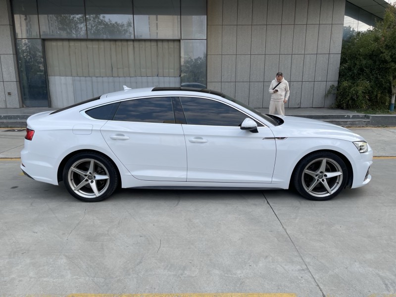 济宁17年奥迪A57