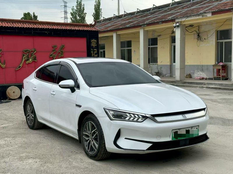 青岛23年比亚迪秦3