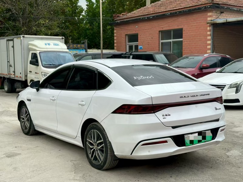 青岛23年比亚迪秦8