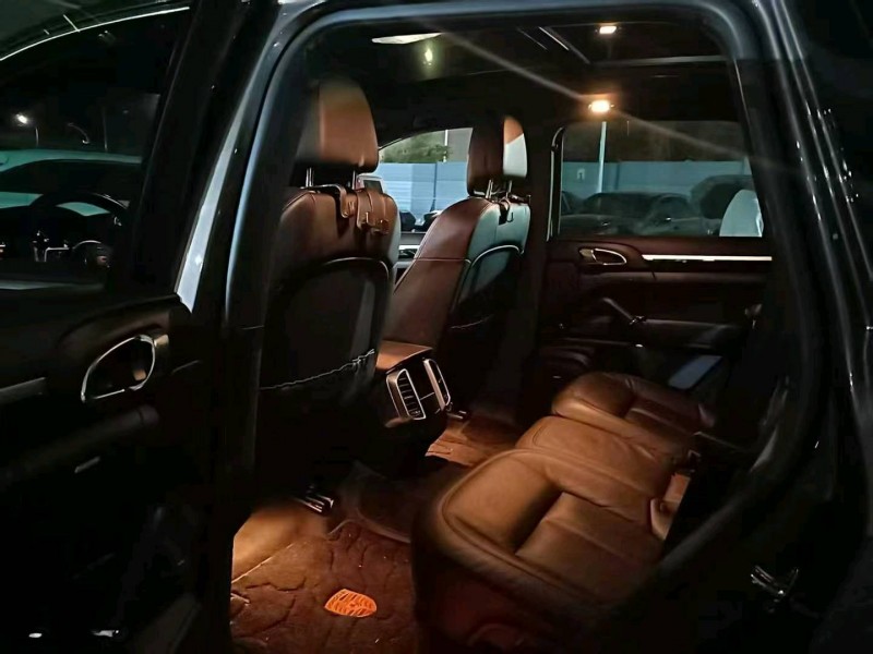 广州16年保时捷卡宴2