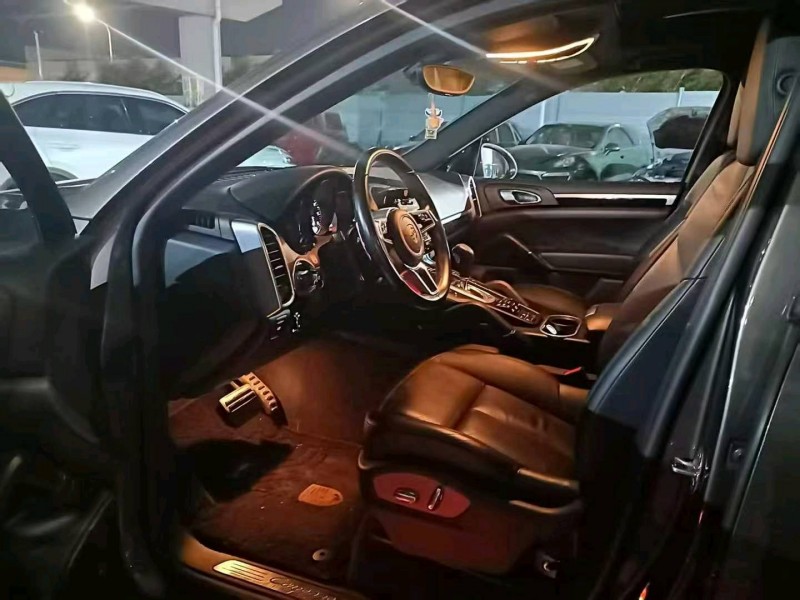 广州16年保时捷卡宴3