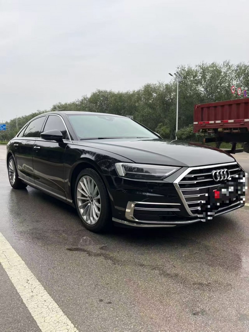 日照21年奥迪A8L3