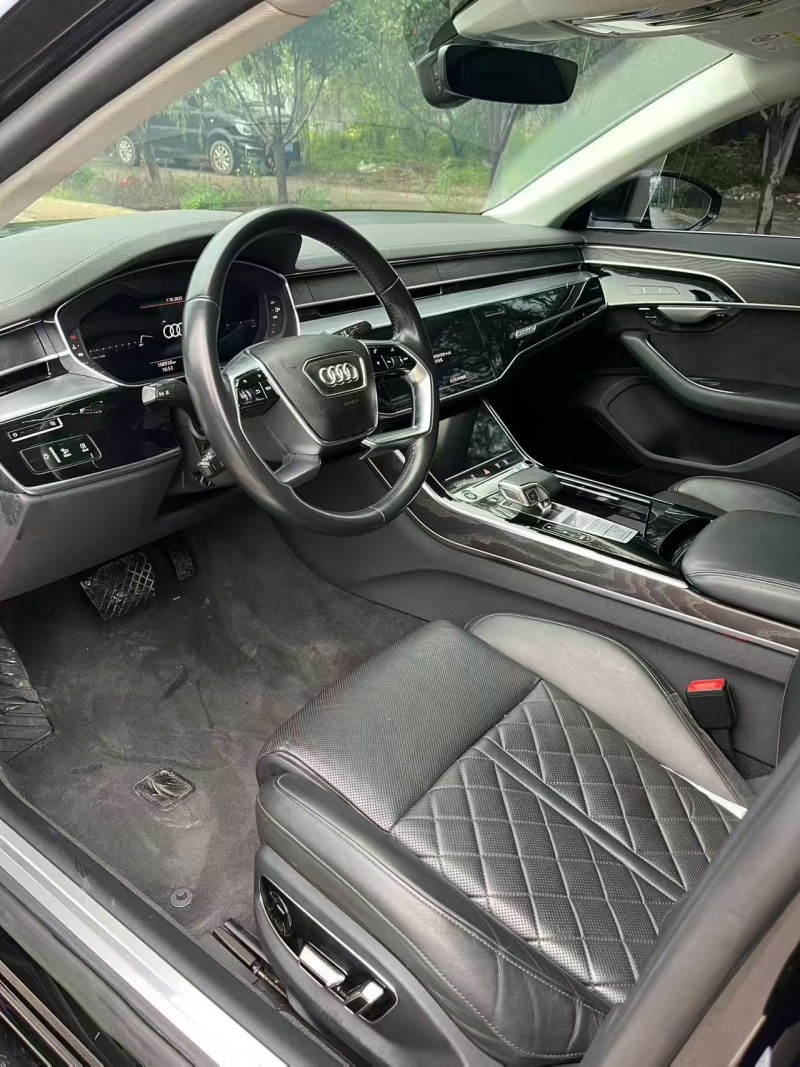 日照21年奥迪A8L6