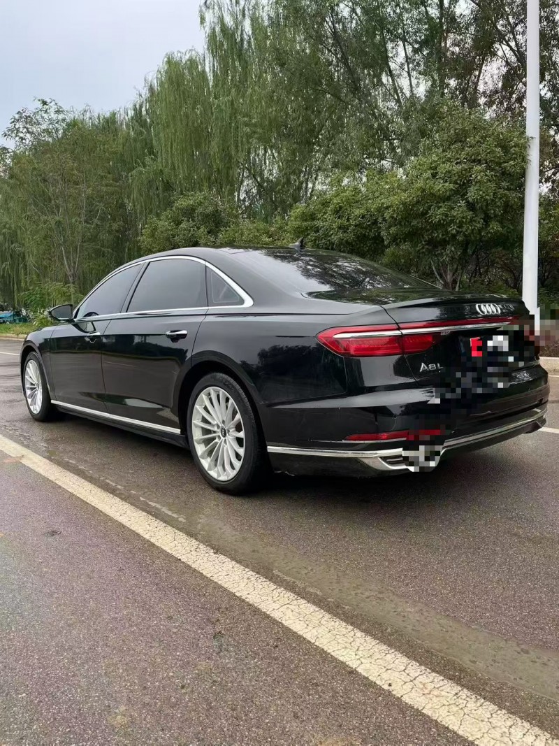 日照21年奥迪A8L8