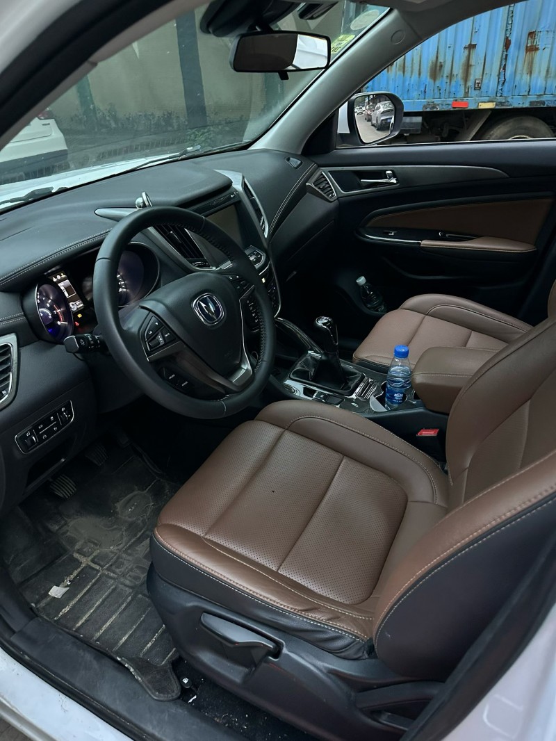 中山18年长安汽车CS753