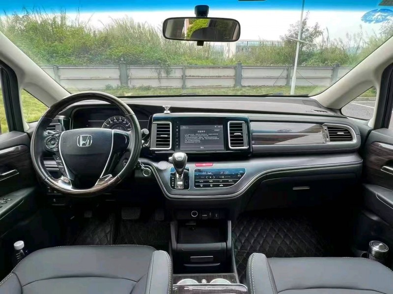 广州18年本田艾力绅9