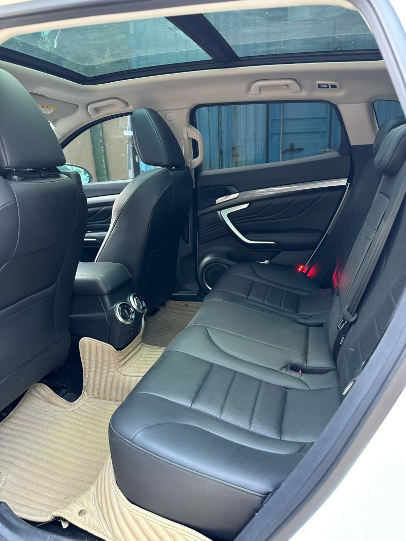 成都17年长城汽车魏牌4