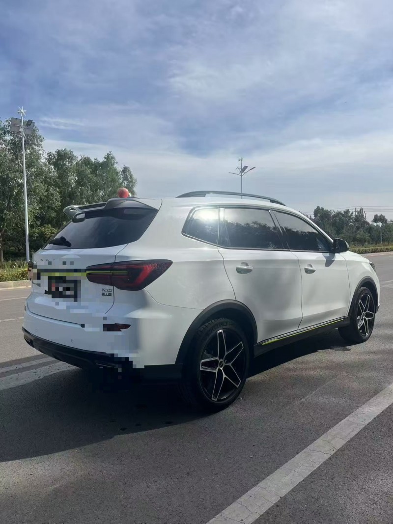 济宁23年荣威RX5新能源9