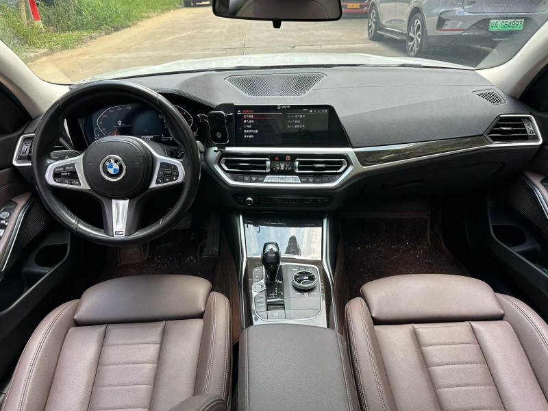 中山21年宝马3系6