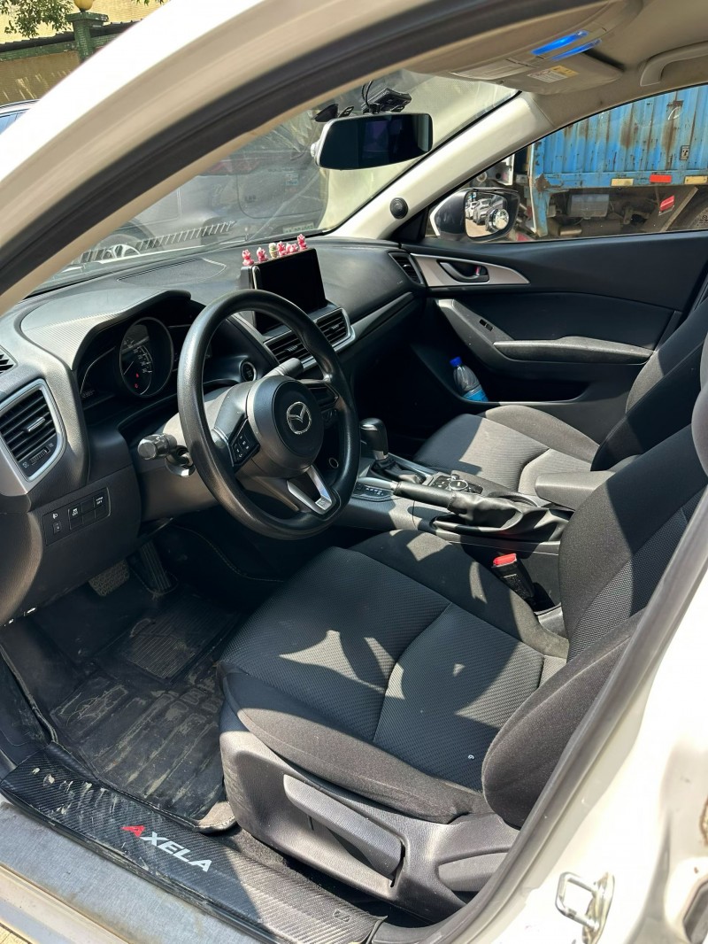 中山19年马自达昂克赛拉5