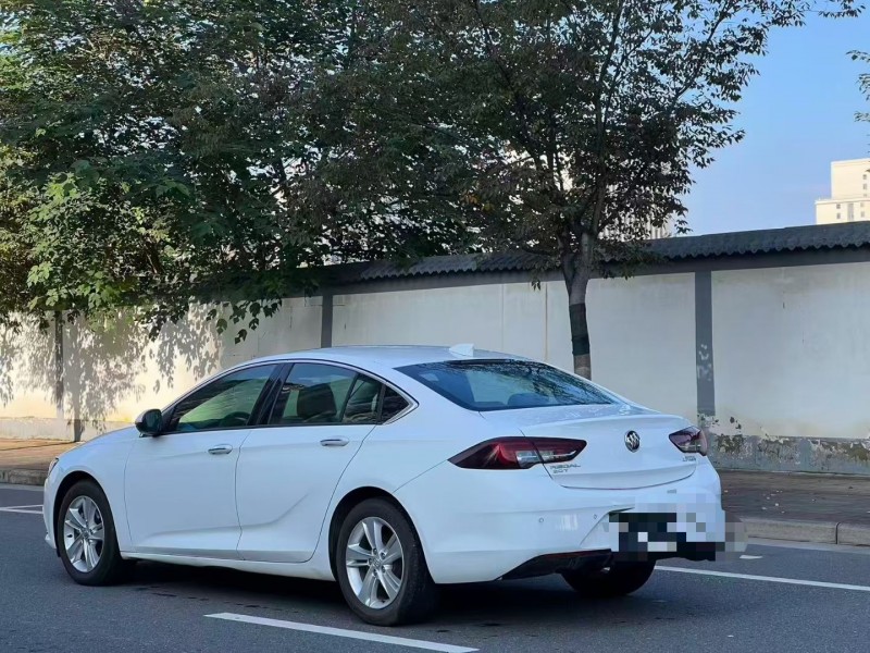 郑州20年别克君威7