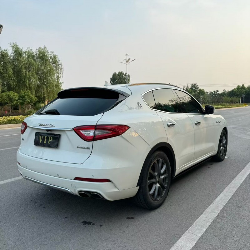 东营18年玛莎拉蒂Levante8