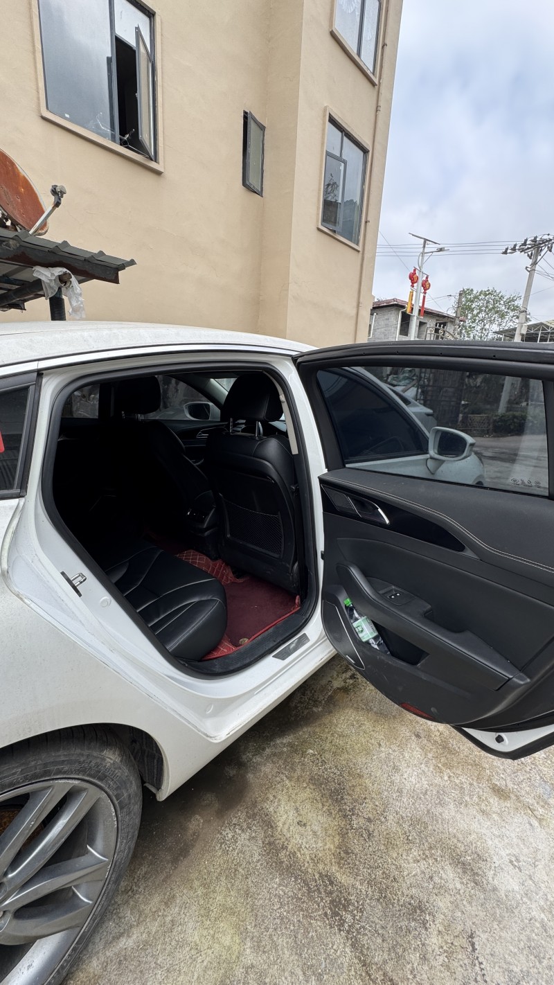 恩施19年红旗H55