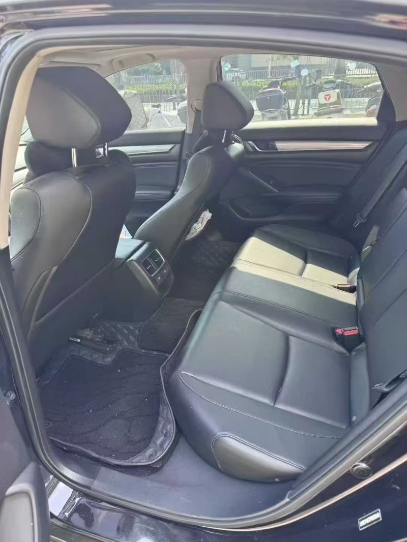 广州22年本田雅阁4