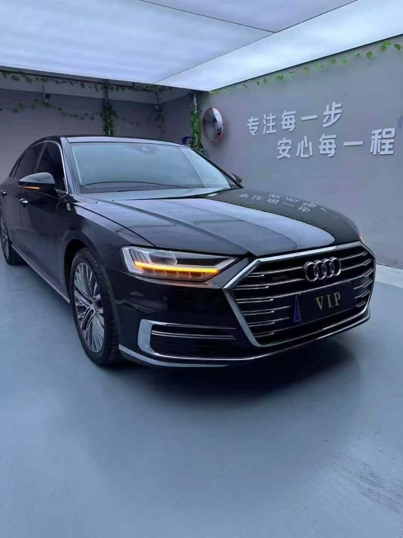 广州18年奥迪A8L3