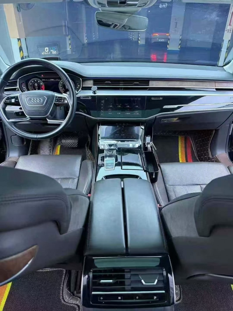 广州18年奥迪A8L5