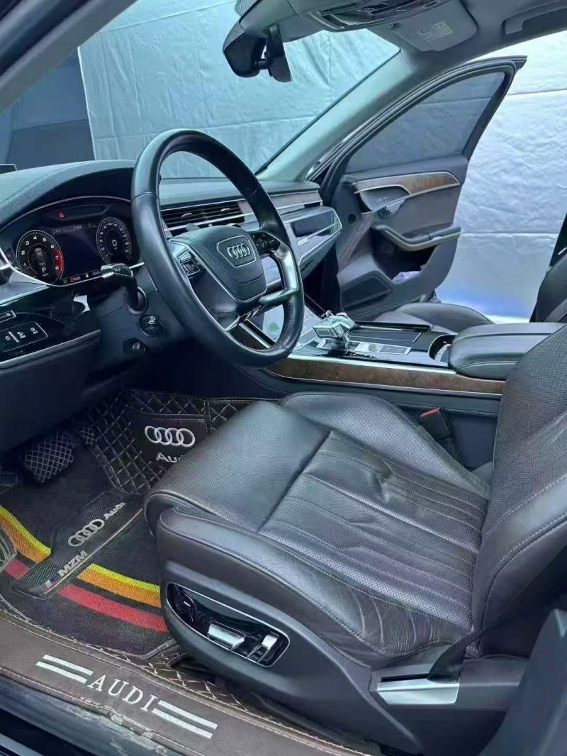 广州18年奥迪A8L6