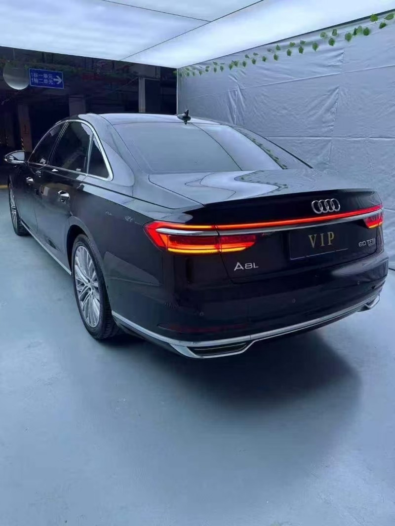 广州18年奥迪A8L8