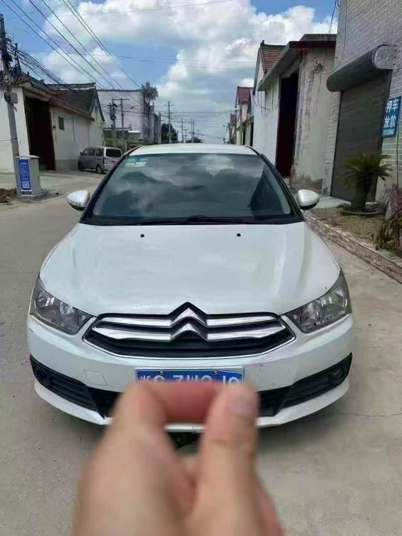 菏泽15年雪铁龙世嘉1