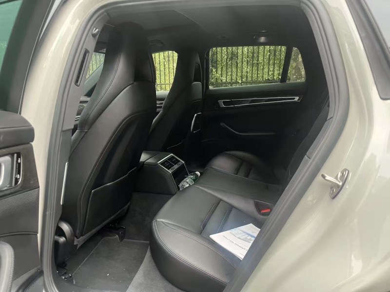 广州22年保时捷帕拉梅拉4