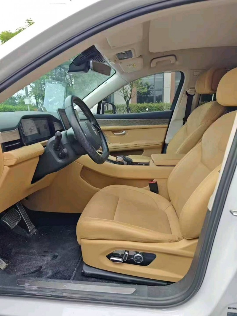 广州22年华为智选问界5