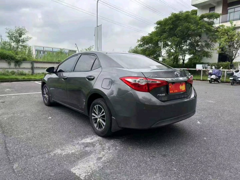 广州16年丰田雷凌6