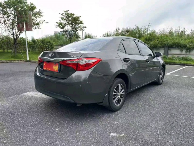 广州16年丰田雷凌8