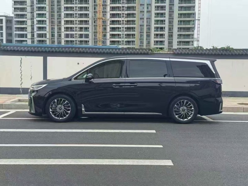 郑州22年岚图汽车梦想家7