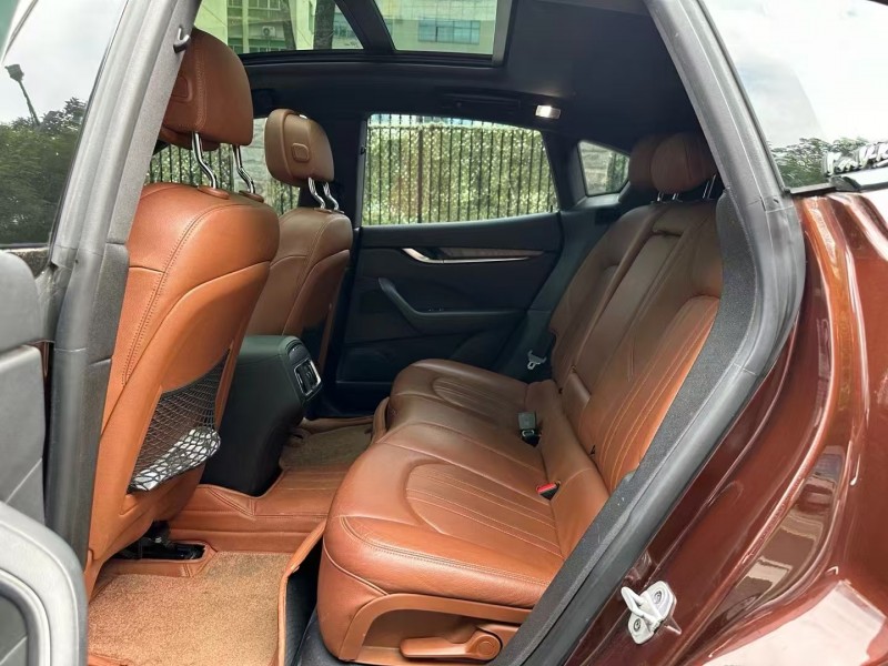 广州18年玛莎拉蒂Levante4