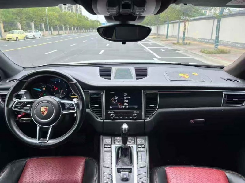 郑州18年保时捷Macan4