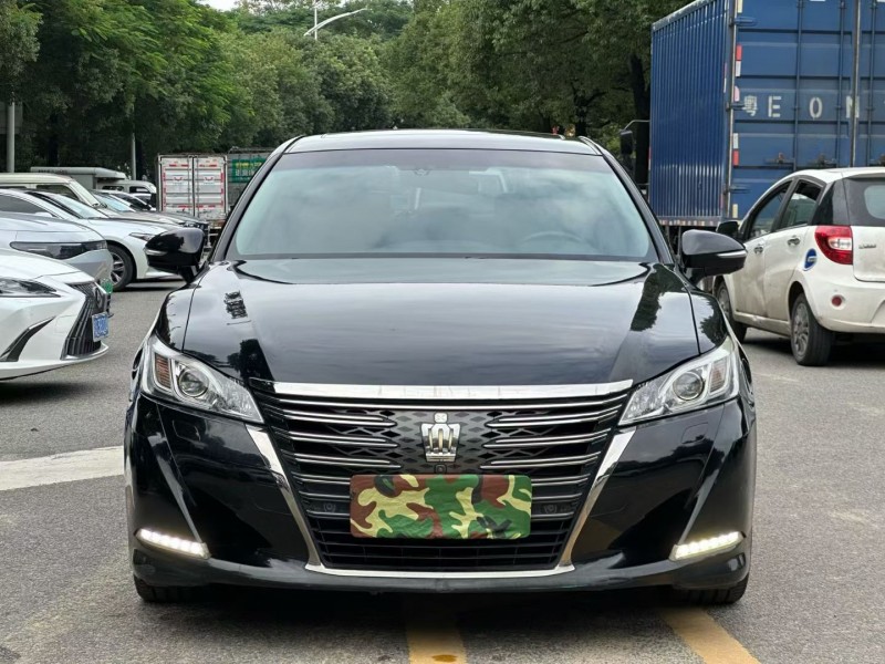 东莞18年丰田皇冠1