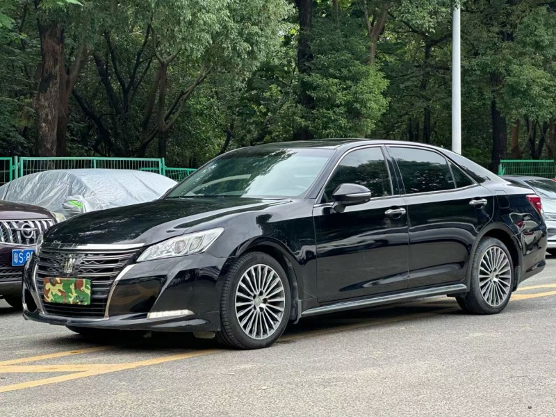 东莞18年丰田皇冠3